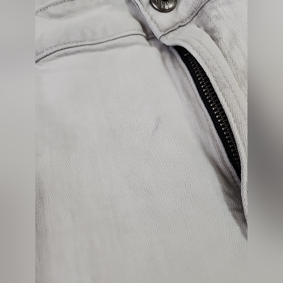 Born Fly Mens Size 40 Jean Shorts light gray Embroidered Price is Right - Picture 8 of 9